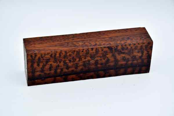 Griffmaterial06 Griffmaterial handgeschmiedetes Damastmesser