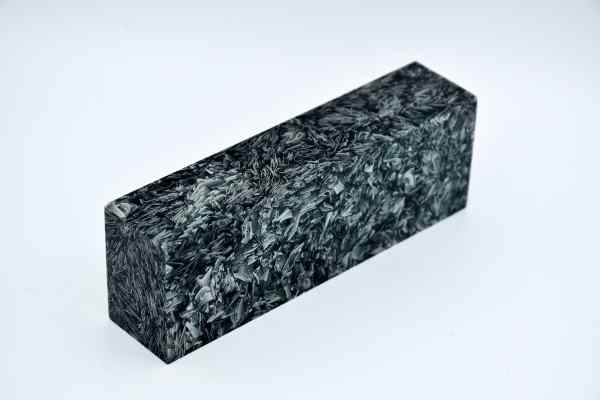 Griffmaterial08 Griffmaterial handgeschmiedetes Damastmesser