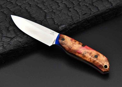 Dies ist ein Foto eines handgemachten Monostahl EDC der Messerschmiede Jettenbach.