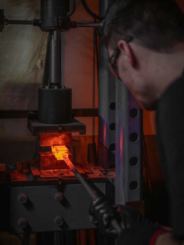 Messerschmiede Jettenbach - Einblick in die Schmiede