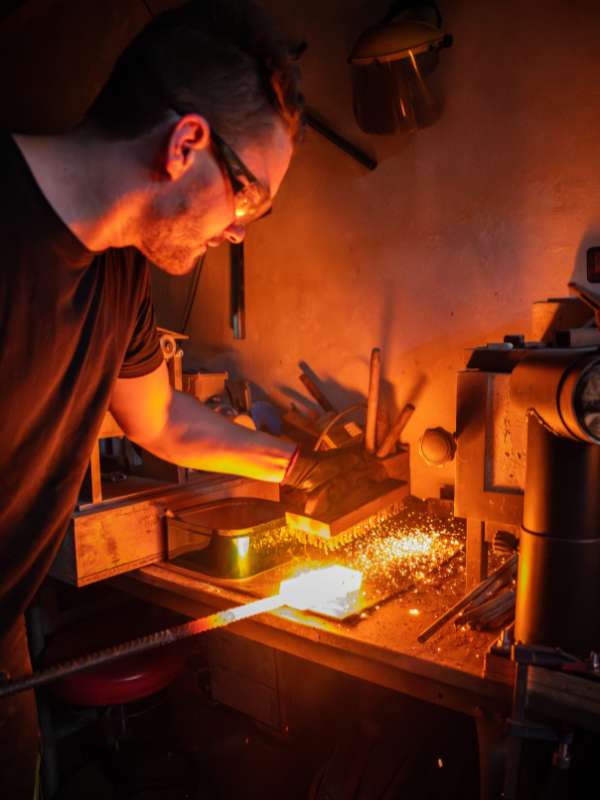 Messerschmiede Jettenbach - Einblick in die Schmiede