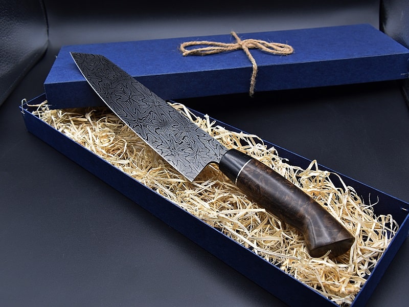 Großes Fleischmesser, Brisket-Knife aus Mosaikdamast und Walnuss Maserholz