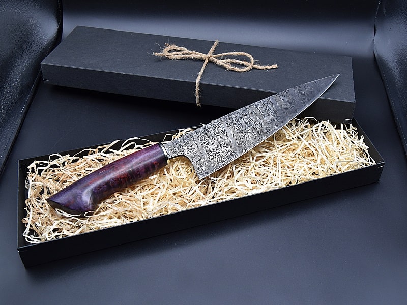 Chefmesser aus wildem Damast mit stabilisiertem Griff aus karelischer Maserbirke